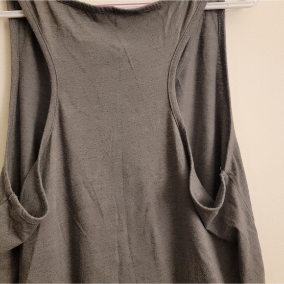 Rose tank top - Picture 5 of 6
